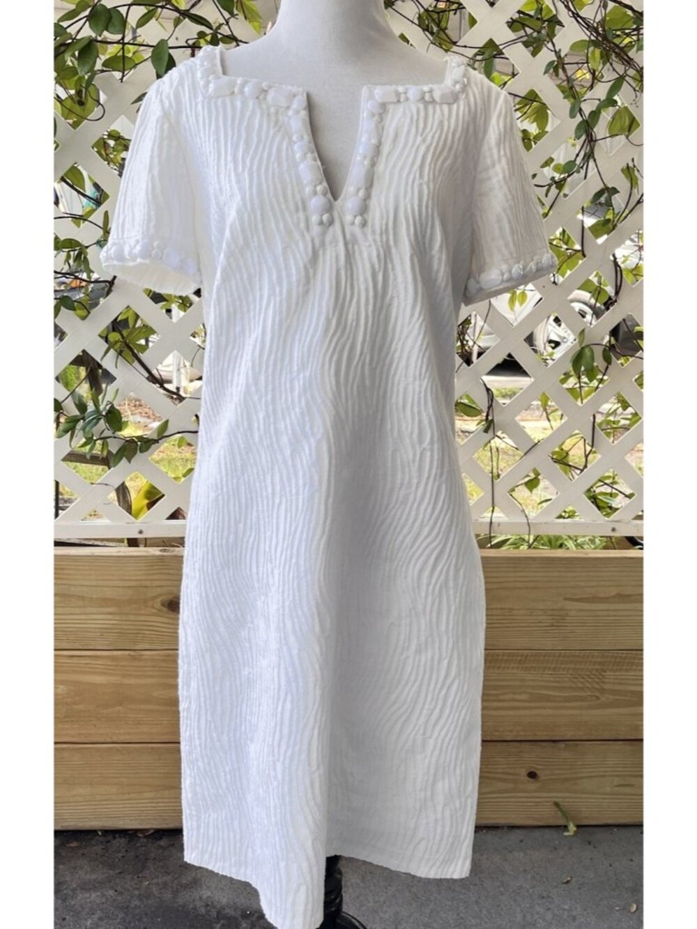 Trina Turk White Textured Shift Dress Beaded Trim Luxe Resort Cocktail Party 10